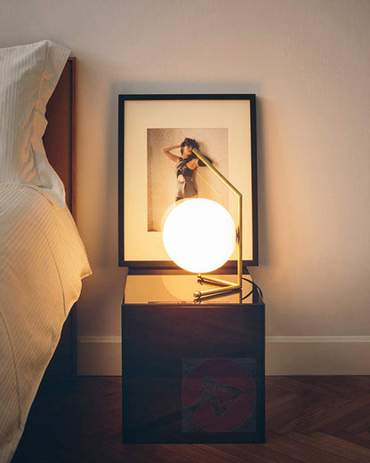 Lampe de Table Globe en Verre Laiteux
