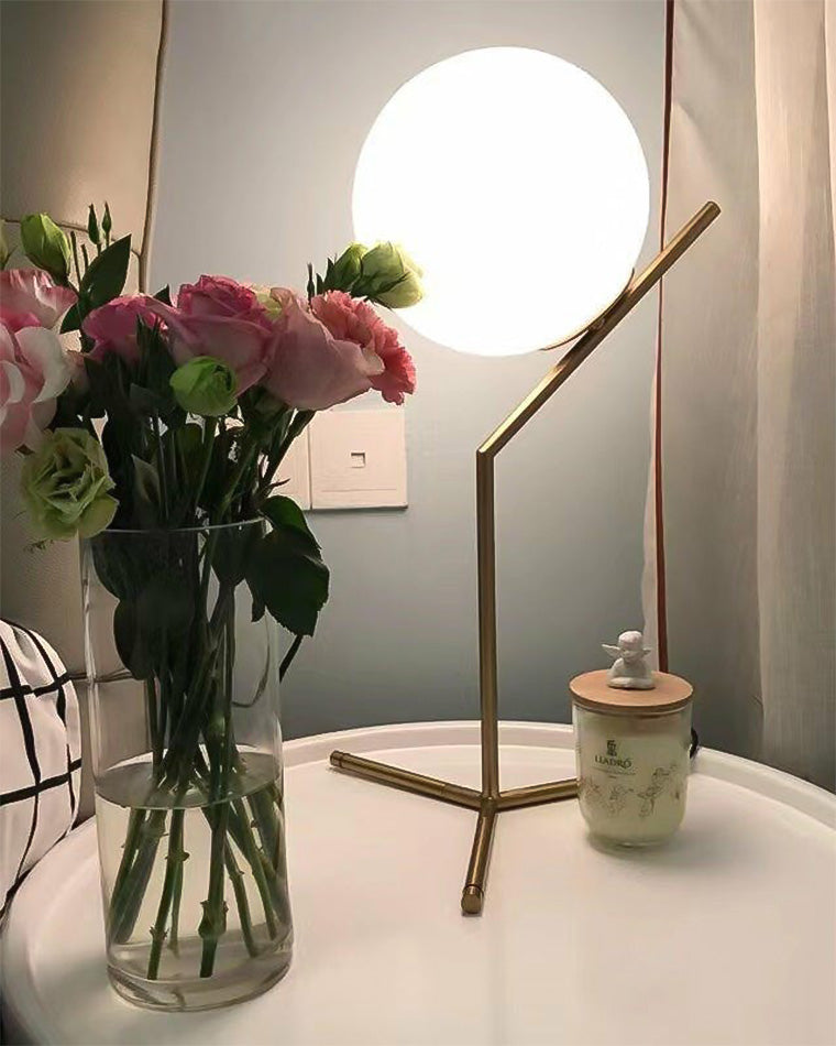 Lampe de Table Globe en Verre Laiteux