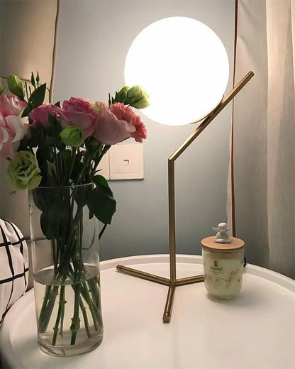 Lampe de Table Globe en Verre Laiteux