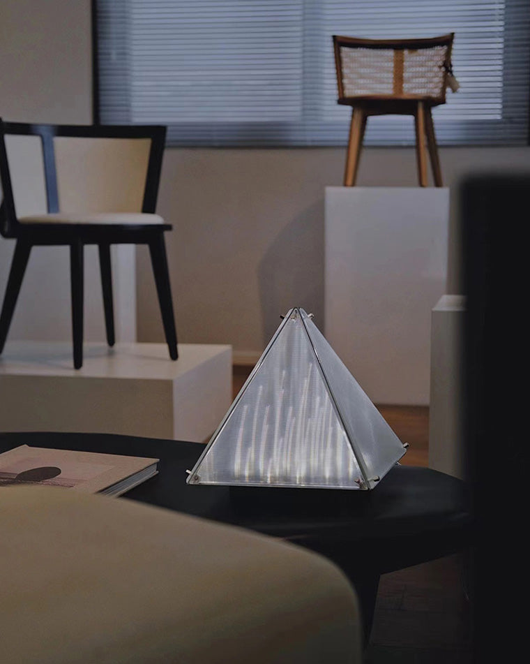 Lampe de Table Pyramidale
