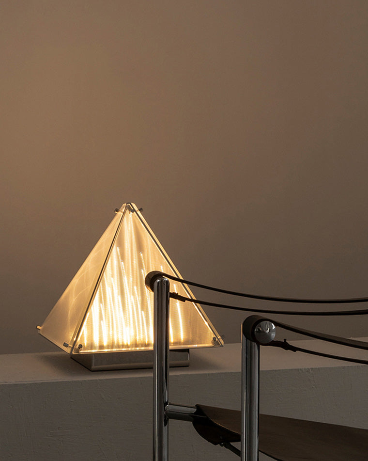 Lampe de Table Pyramidale