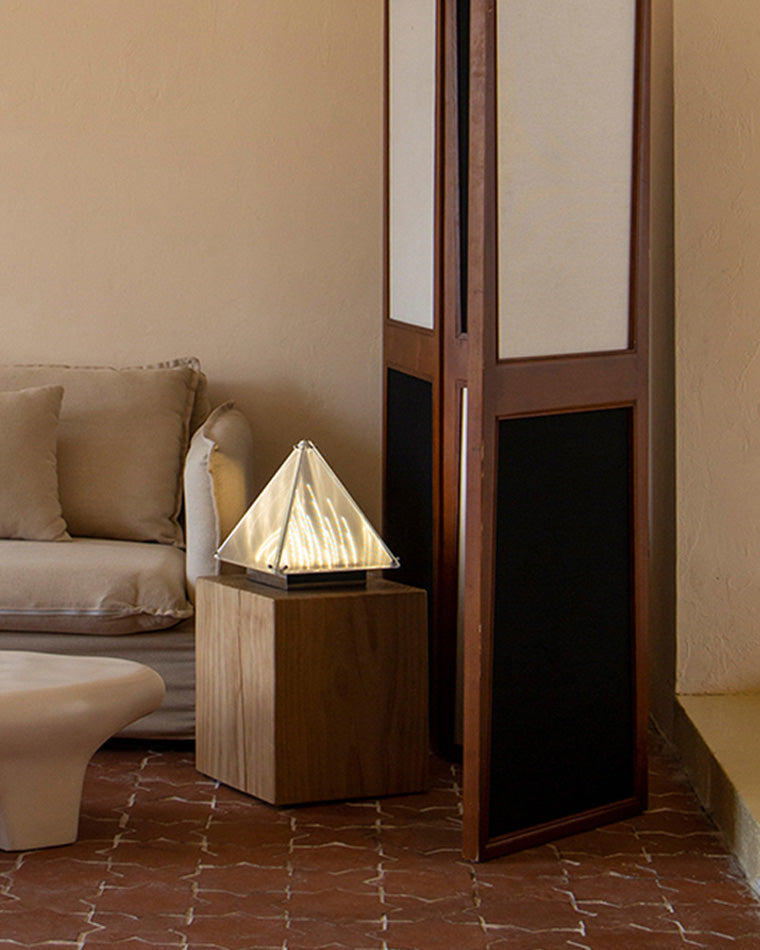 Lampe de Table Pyramidale