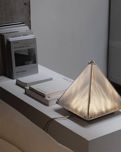 Lampe de Table Pyramidale