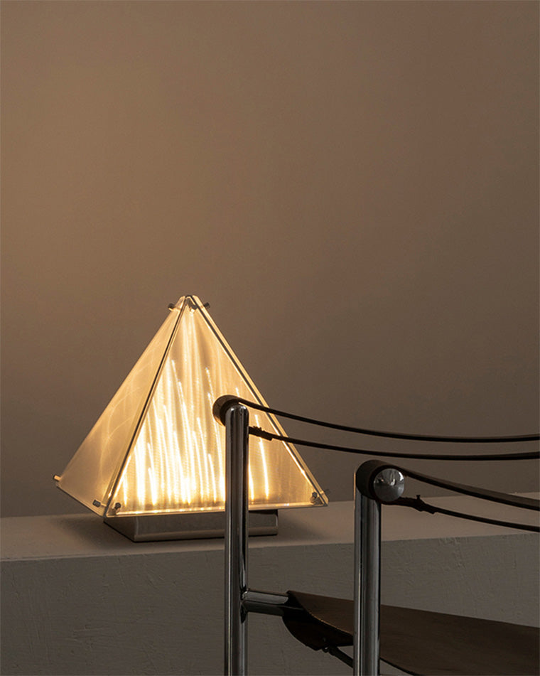Lampe de Table Pyramidale