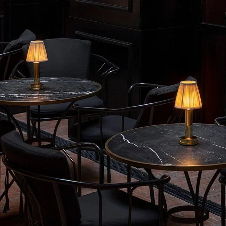 Lampe de Table sans fil Harlon - Élégante et Rechargeable Sans Fil en Métal et Soie