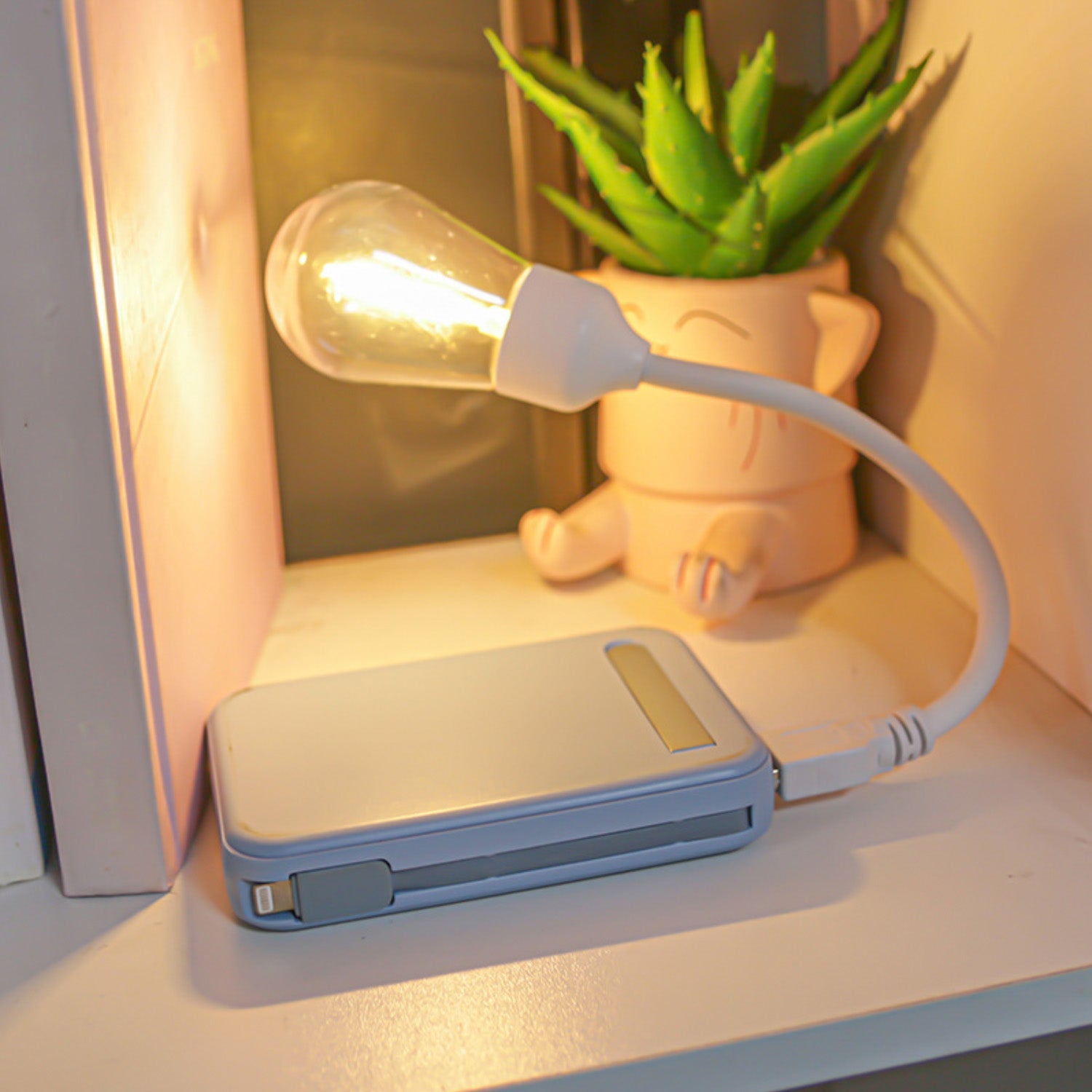 Lampe de Chevet Moderne TwistBeam - Éclairage Doux et Pratique 2