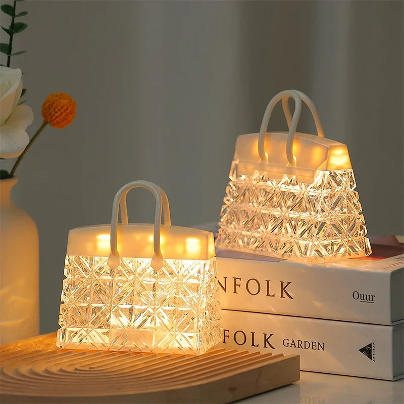 Lampe de Nuit Élégante - CrystalClutch 1
