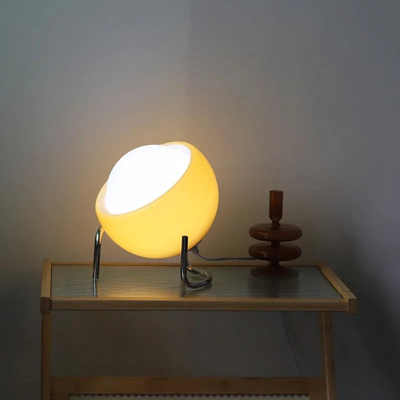 Lampe de Table Médiévale en Verre - Élégance Artisanale 1