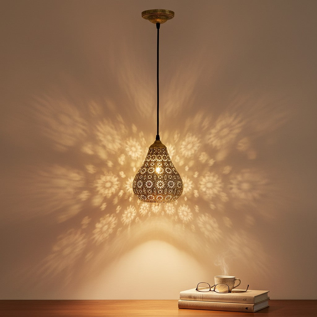 Luminaire oriental en acier doré