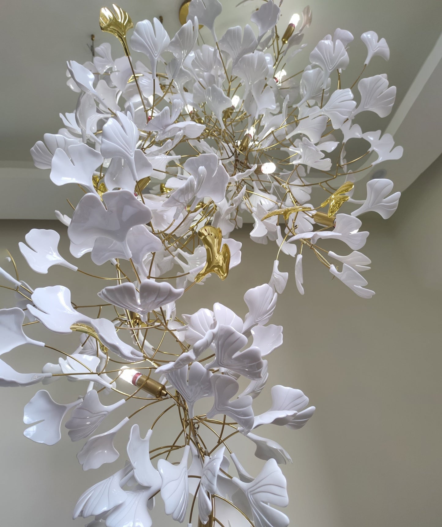 Lustre Cascade Porcelaine Brise Ginkgo