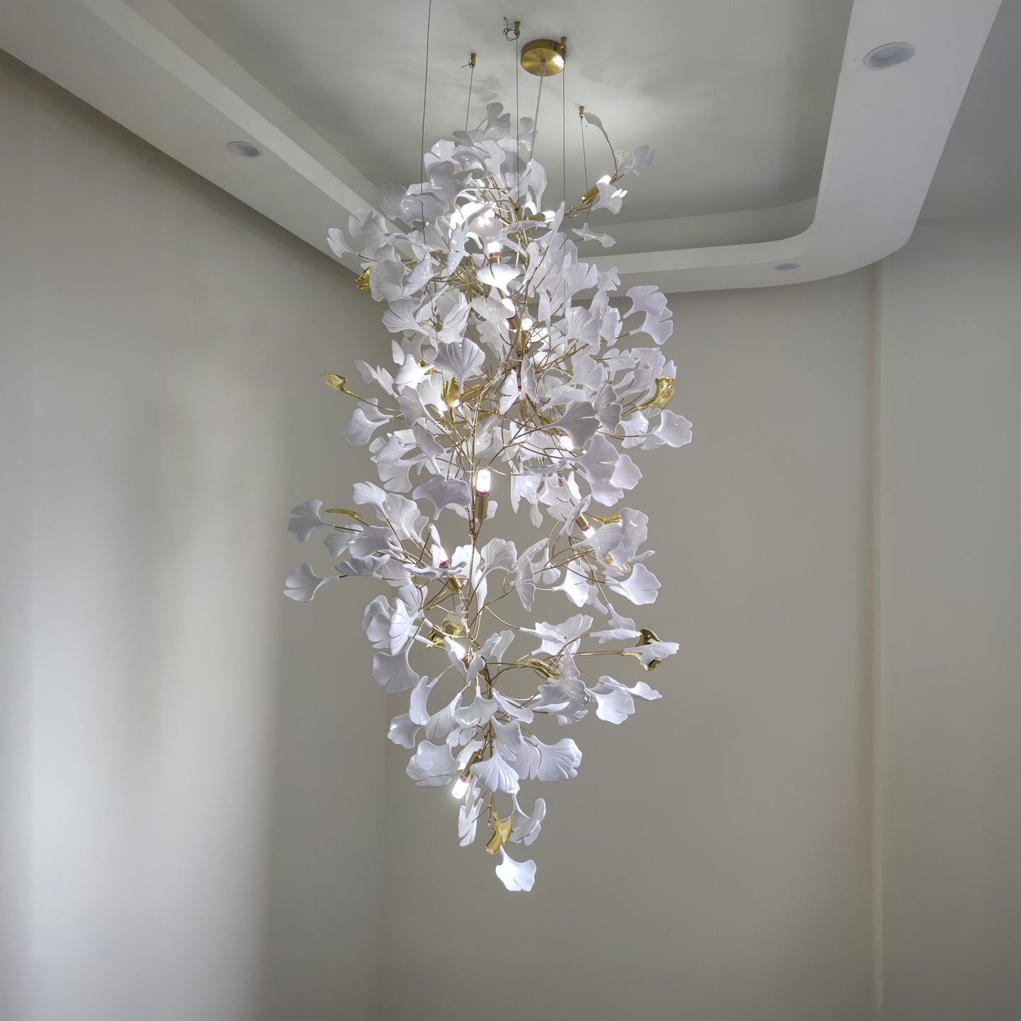 Lustre Cascade Porcelaine Brise Ginkgo