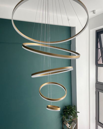 Lustre LED Annulaire - Élégance en Cascade