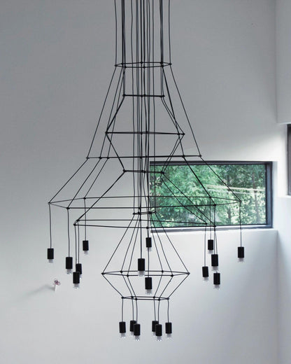 Lustre Sculptural en Fil Métallique