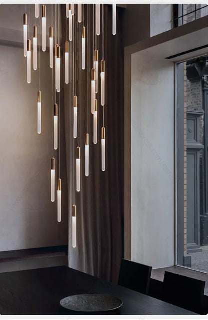 Lustre suspensions de tubes lumineux pour villa