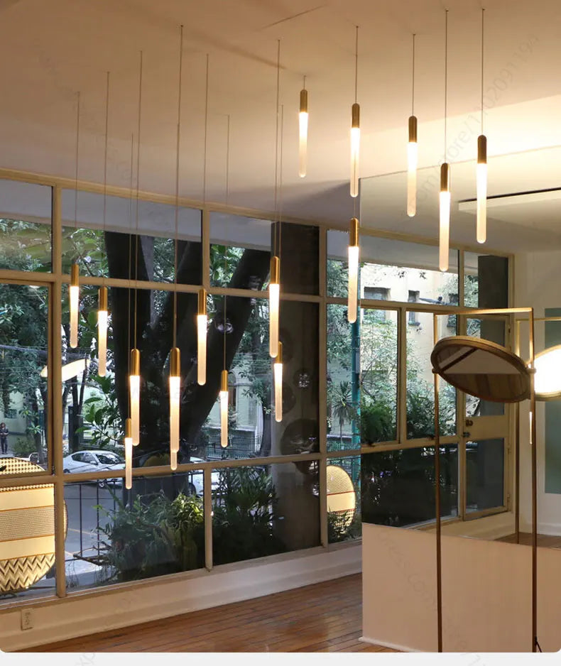 Lustre suspensions de tubes lumineux pour villa
