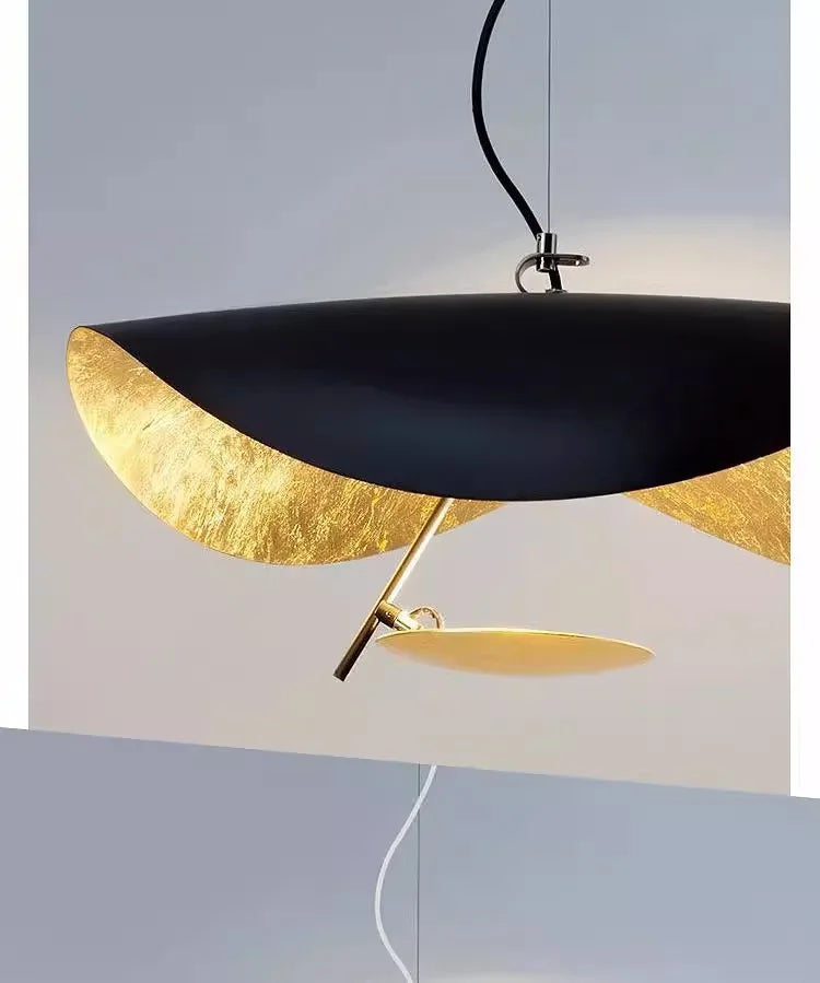 Plafonnier LED noir et dorée - Style raie manta