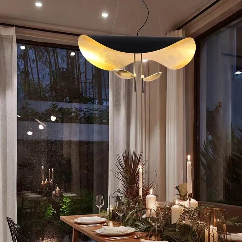 Plafonnier LED noir et dorée - Style raie manta
