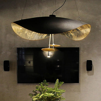 Plafonnier LED noir et dorée - Style raie manta