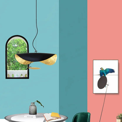 Plafonnier LED noir et dorée - Style raie manta