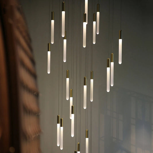 Lustre suspensions de tubes lumineux pour villa
