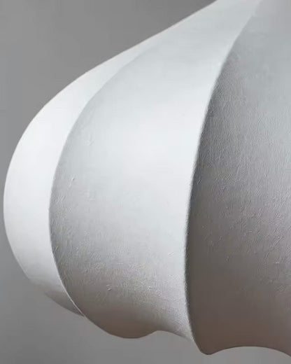 Suspension – Élégance Conique en Soie
