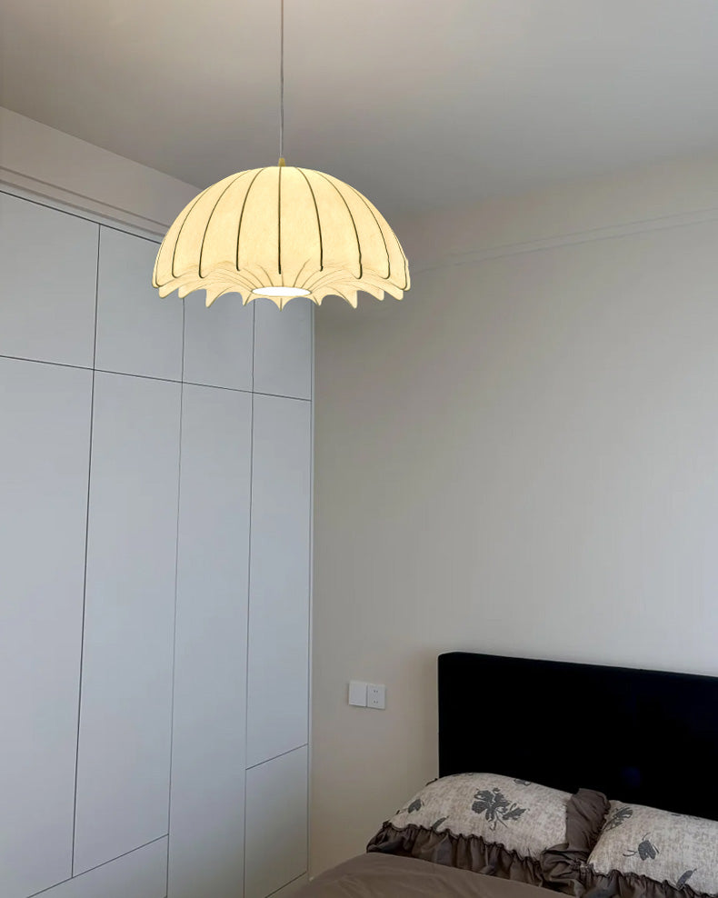 Suspension – Méduse en Soie