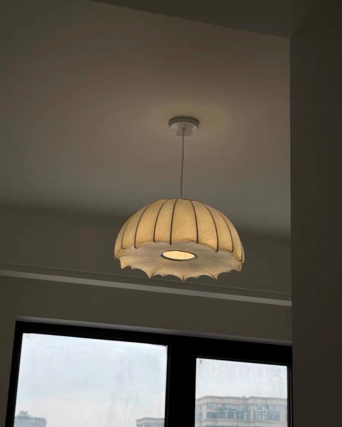 Suspension – Méduse en Soie