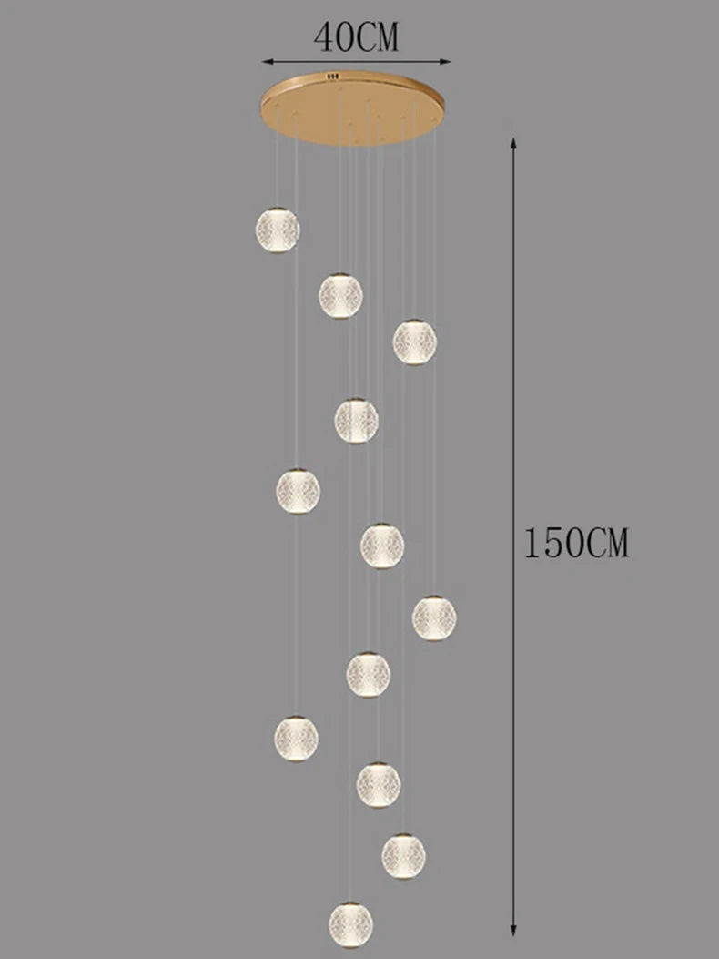 Suspensions design pour escalier de globes en verre