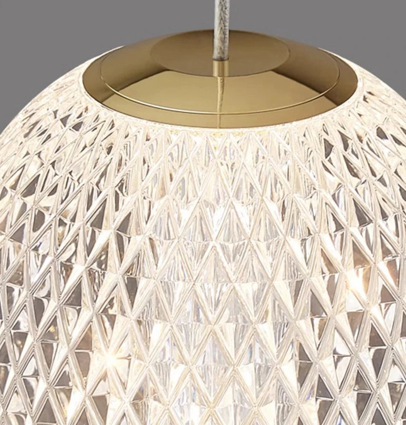 Suspensions design pour escalier de globes en verre