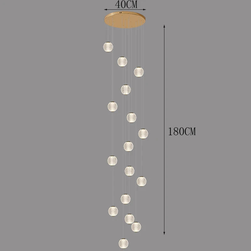 Suspensions design pour escalier de globes en verre