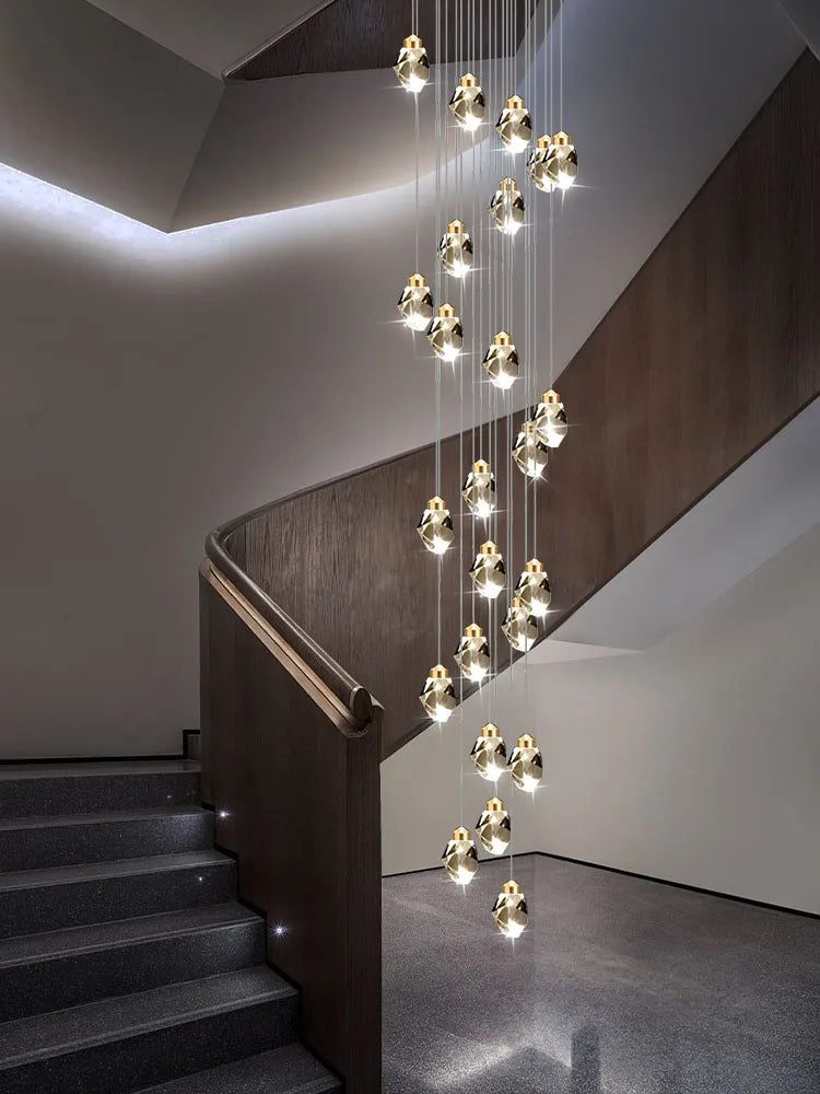 Suspensions multiples pour escalier en goutte de verre