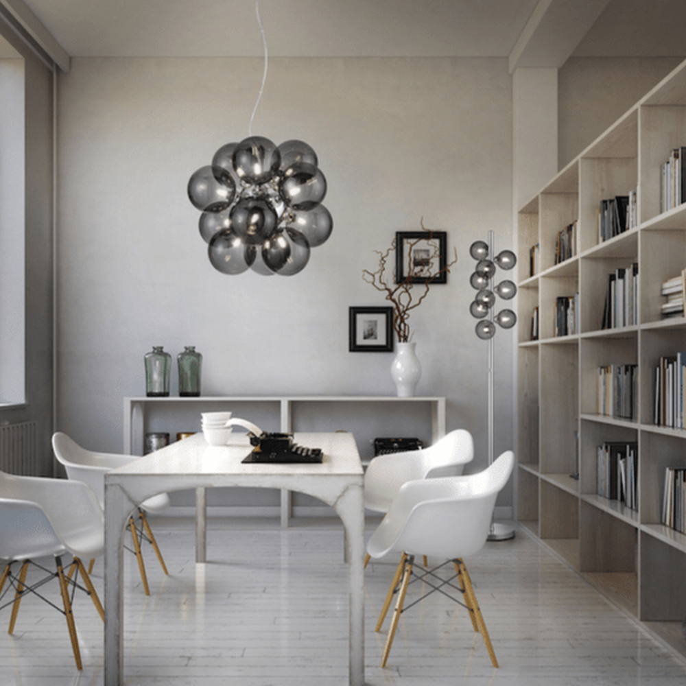 Lampadaire Chrome avec Globes en Verre - Style Design