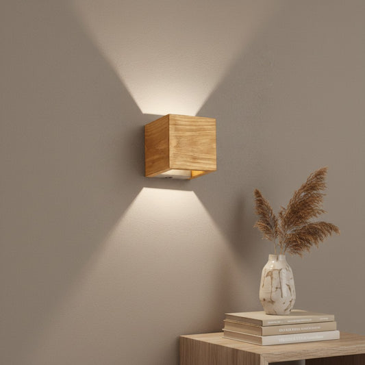 Applique Carrée en Bois